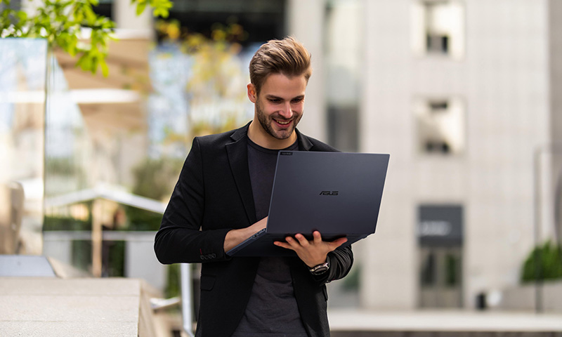 TeknoTalkWeb's tweet image. Yeni ASUS ExpertBook B5, artık ASUS E-Store’da - teknotalk.com/yeni-asus-expe… @asusrogturkiye #expertbookb5 #asusestore