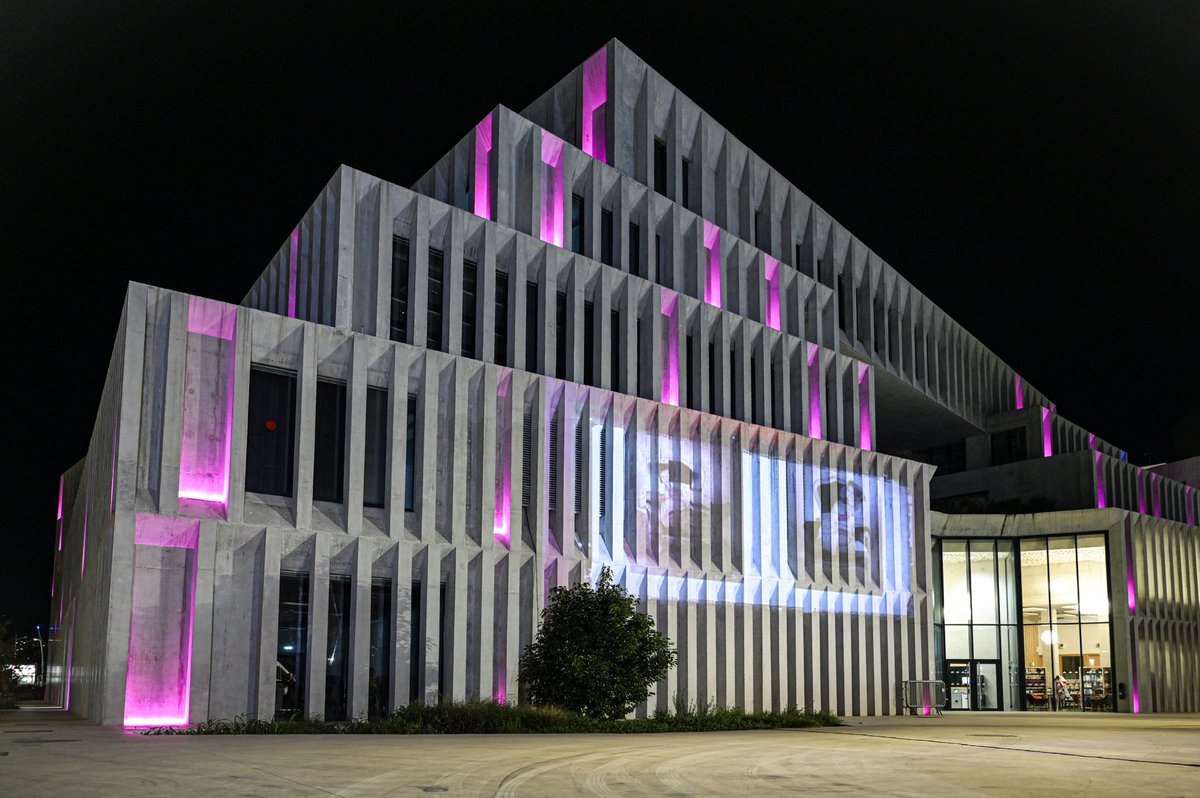 💟 Il y a quelques jours, le Campus Georges Méliès s'est mis aux couleurs d'#octobrerose🎀 afin de soutenir la campagne annuelle de sensibilisation au dépistage du cancer du sein.