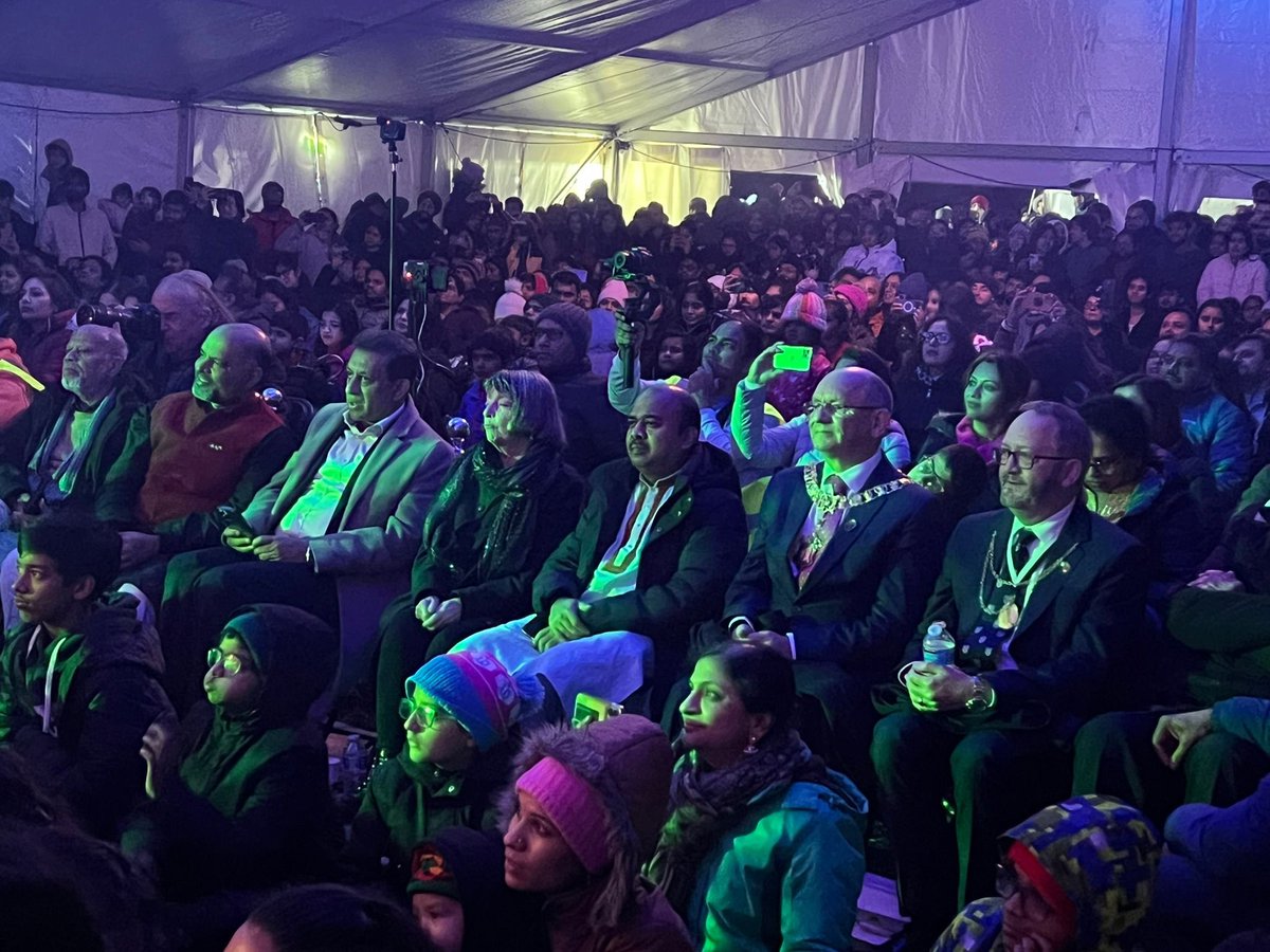 DDIndialive's tweet photo. A grand Dusherra Celebration organised by Scottish Indian Arts Forum concluded today at the iconic Calton Hill, #Edinburgh today. 

@IndiaInScotland #Scotland https://t.co/0NecDpnPaw