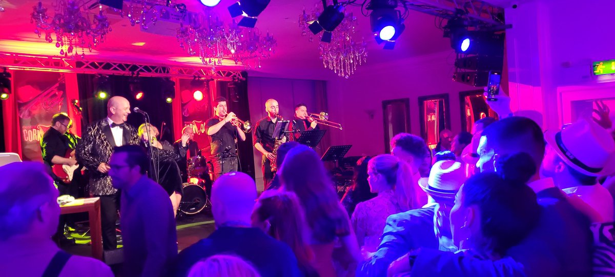 Such a brilliant set last night from The Swing Bandits featuring The Loungeman @MetropoleCork @corkjazzfest