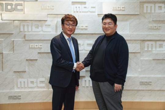 MBC and HYBE begins their exchange after 4 years both sides stop exhanging content & artist. Both express their regret for artists that have been hurt. MBC chairman also shared his willing to stop the wrong production culture between broadcaster & entertainment companies and…