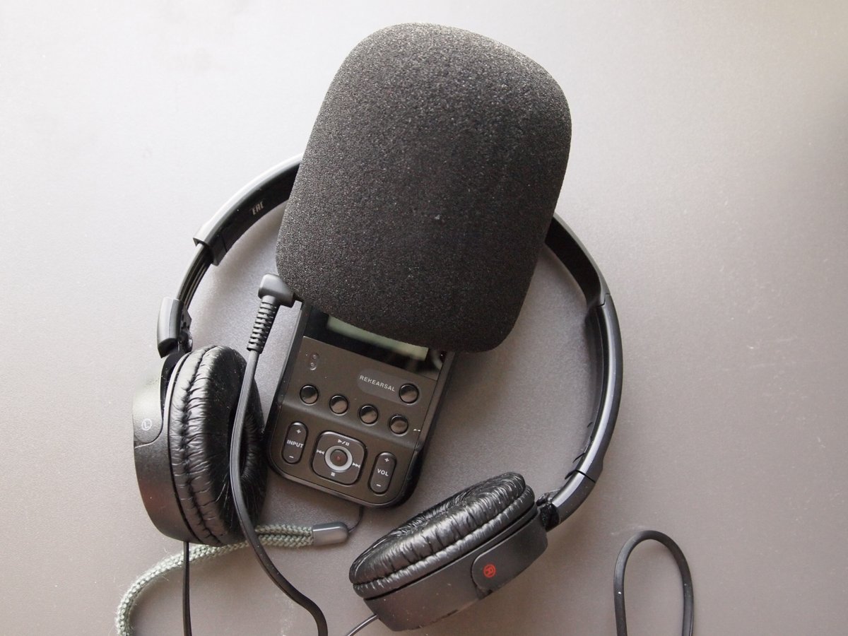 Van alle kanten, vluchtelingen in Maassluis is de titel van een zesdelige podcastreeks (voorafgegaan door een proloogaflevering) die ik maakte voor @gemeentemaassluis. In de serie vertellen o.a. vluchtelingen hun verhaal. 
app.springcast.fm/player/podcast…
Vandaag is deel 2 beschikbaar.