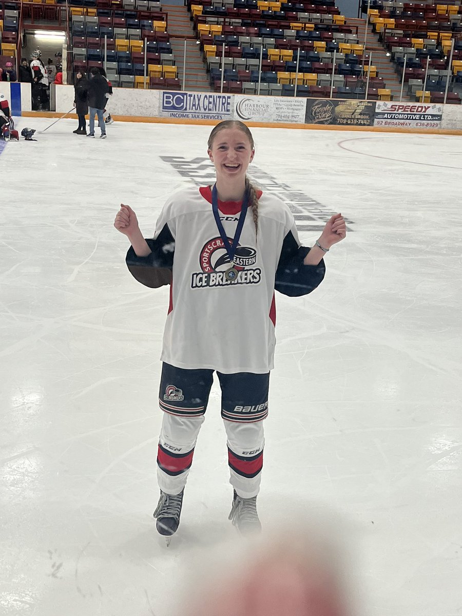 AAA eastern Ice breakers take Gold in the kick off tournament in Corner Brook this past weekend!  Way to go girls!