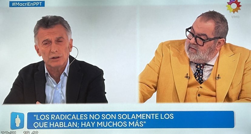 MximaReina1's tweet photo. #MacriEnPPT , agrego a las palabras de Macri: los radicales son la mayoría traidores , que por un puesto descalabraron todo el armado , desagradecidos e hipócritas. https://t.co/EJIJWsEdzx
