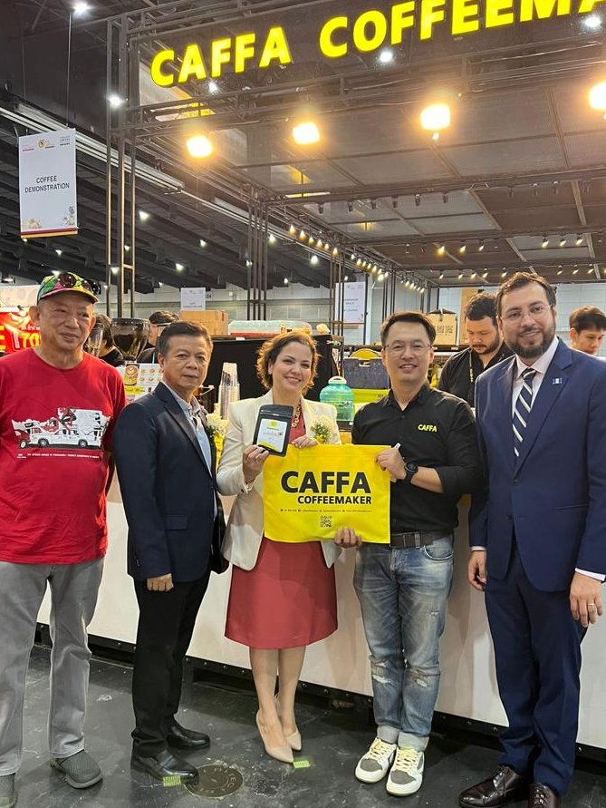 La EmbaGuate en el Reino de Tailandia participó en el Thailand Coffee, Tea, and Drinks: Thailand Coffee Show by ASEAN Cafe, gracias al auspicio de la Asociación de Cafe de Tailandia. Nos sentimos orgullosos de que nuestros cafés guatemaltecos conquisten paladares en Bangkok.