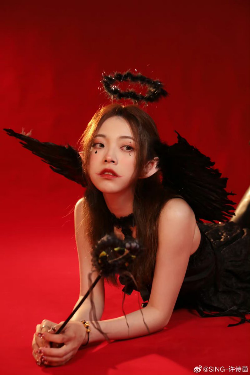 I_qripretty_I's tweet photo. 看了那么多cos
#一年一度捣蛋派对
我还是略保守了些
#今天妆一装
有机会的话再参赛🇨🇳
I’ve seen so many cosplays
#trickortreat
I'm a little more conservative
#makeuptoday
Participate again if you have the chance🇬🇧
@dailys7ng @SINGpics @handanfuqu0714 https://t.co/OrSxtHPdHi