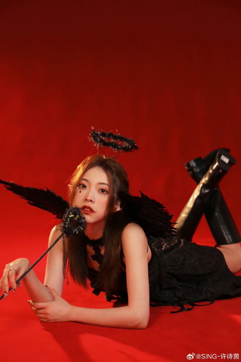 I_qripretty_I's tweet photo. 看了那么多cos
#一年一度捣蛋派对
我还是略保守了些
#今天妆一装
有机会的话再参赛🇨🇳
I’ve seen so many cosplays
#trickortreat
I'm a little more conservative
#makeuptoday
Participate again if you have the chance🇬🇧
@dailys7ng @SINGpics @handanfuqu0714 https://t.co/OrSxtHPdHi