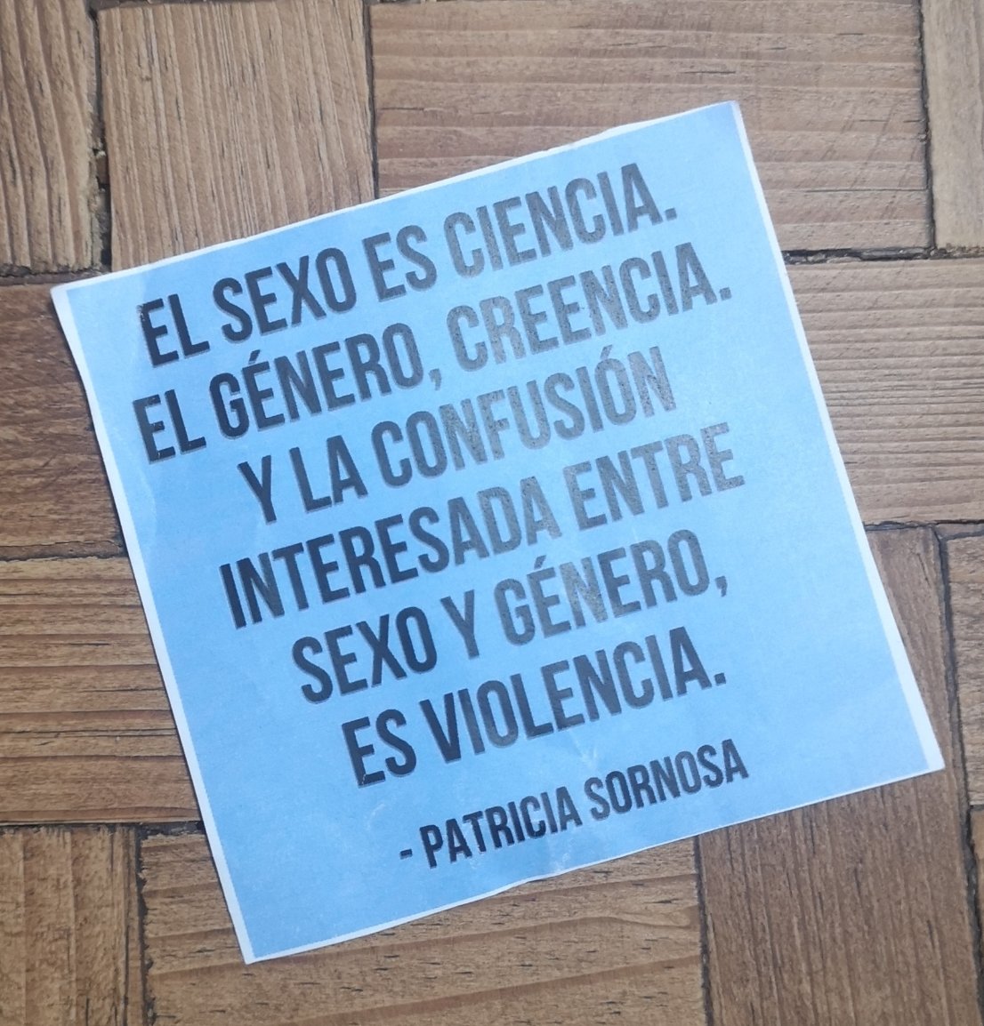 Me encanta esta pegatina de Pintadas Radicales 😍