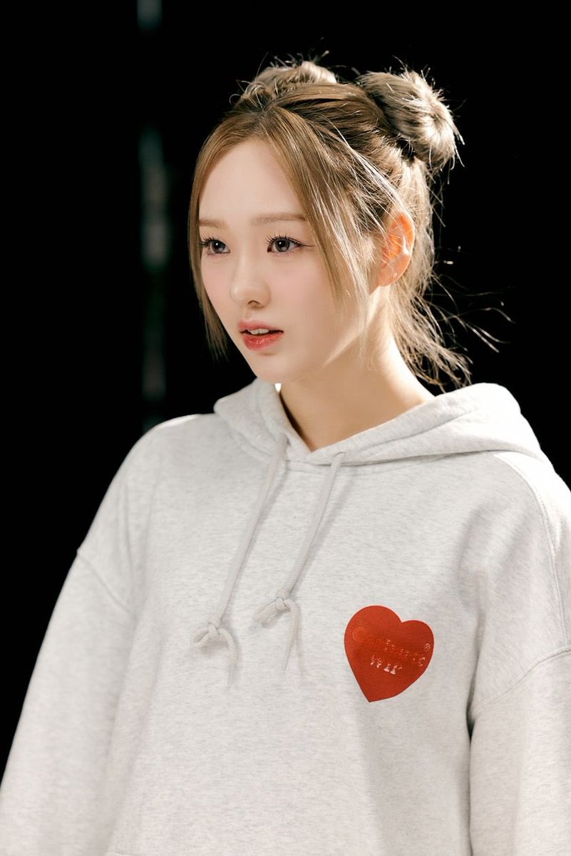 NiziU リオ HEARTRIS オール 出席 韓国限定トレカ Amazon.co.jp: NiziU サノク オール出席 HEARTRIS 韓国 限定