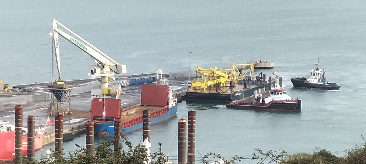 Boycott portland port 🇬🇮 Elisa 🇬🇮 in #portland on 30/10/23. #weymouth #dorset #Elisa #portsofjersey #Tug #marineservices #Hebomaritiemservice #barge #Anmiro #Gibraltar #Jersey #StHelier #shipphotography #shipphotography #uk