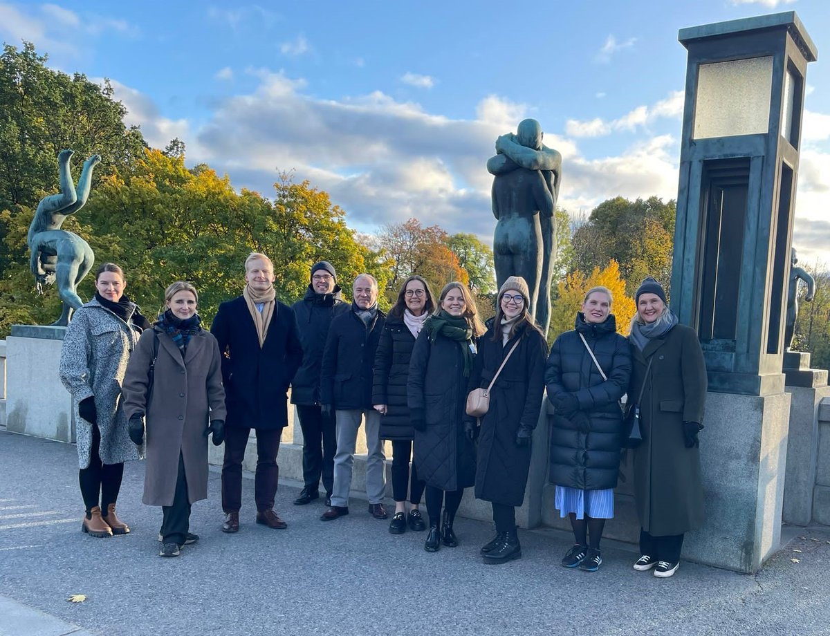 Paltary's tweet photo. Työmarkkinayksikkömme asiantuntijoita oli lokakuussa mukana pohjoismaisessa tapaamisessa Oslossa. Tapaamisen ohjelmassa oli mm. keskustelua ajankohtaisista työmarkkina-asioista ja vierailu Norjan valtion sovitteluviranomaisella.

Lisää Oslon reissusta ➡️ https://t.co/n5coWio9jy https://t.co/NSiXgzAIJo
