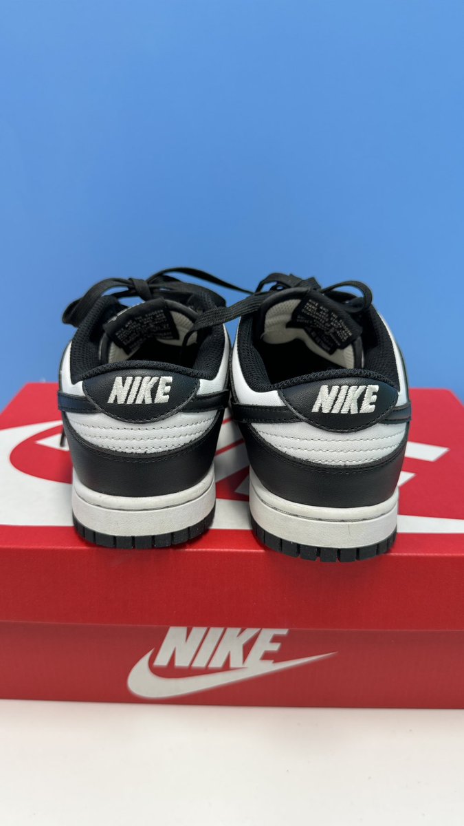 ส่งต่อ Nike dunk low panda ของแท้ไซส์ 38 ยาว 24 CM ใส่ไม่กี่ครั้ง 3000 บาท รวมส่งค่ะ ขอดูรูปเพิ่มเติมได้จ้า
#ส่งต่อpanda #ส่งต่อรองเท้า #รองเท้าnike #ส่งต่อnike #nikethailand #nike #ส่งต่อpanda #NIKEDunklow #nikepanda #รองเท้าผ้าใบ #nikejordan