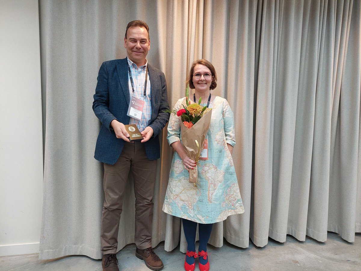Gispo (@gispofinland) on Twitter photo Gispo <a href="/ProGISry/">ProGIS</a> :n paikkatietoalan kunniamaininnan saajaksi vuonna 2023.
Yhdistys näkee Gispon työn paikkatietoalan sekä vapaiden ja avointen ohjelmistojen toimintakentässä erityisen huomioimisen arvoisena.
<a href="/posiki/">Pekka Sarkola</a> ja <a href="/SannaJokela1/">Sanna Jokela</a> ottivat palkinnon vastaan <a href="/GeoforumSummit/">GeoForum Summit</a> ssa. Gispo <a href="/ProGISry/">ProGIS</a> :n paikkatietoalan kunniamaininnan saajaksi vuonna 2023.
Yhdistys näkee Gispon työn paikkatietoalan sekä vapaiden ja avointen ohjelmistojen toimintakentässä erityisen huomioimisen arvoisena.
<a href="/posiki/">Pekka Sarkola</a> ja <a href="/SannaJokela1/">Sanna Jokela</a> ottivat palkinnon vastaan <a href="/GeoforumSummit/">GeoForum Summit</a> ssa.