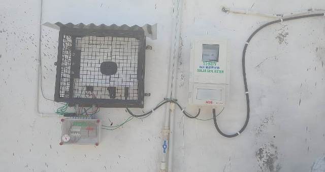 drmcrngp's tweet photo. Adhering to Environment friendly practices under #SpecialCampaign3.0, Solar panel system, 10 KW capacity is installed at Taku Railway Station in Nagpur division of Central Railway. https://t.co/72W39wNAow
