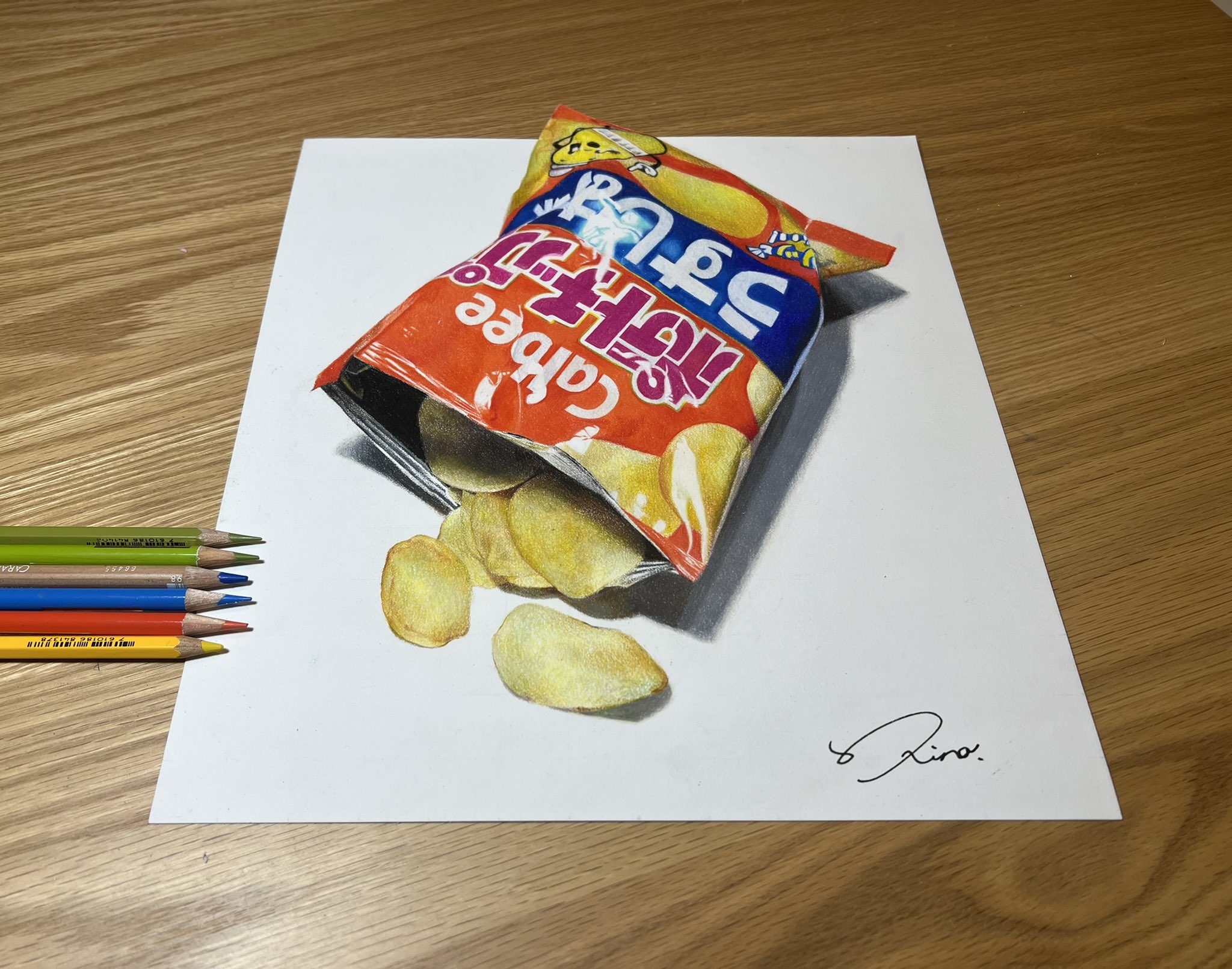色鉛筆で描くリアルなポテトチップスの描き方解説 - YouTube