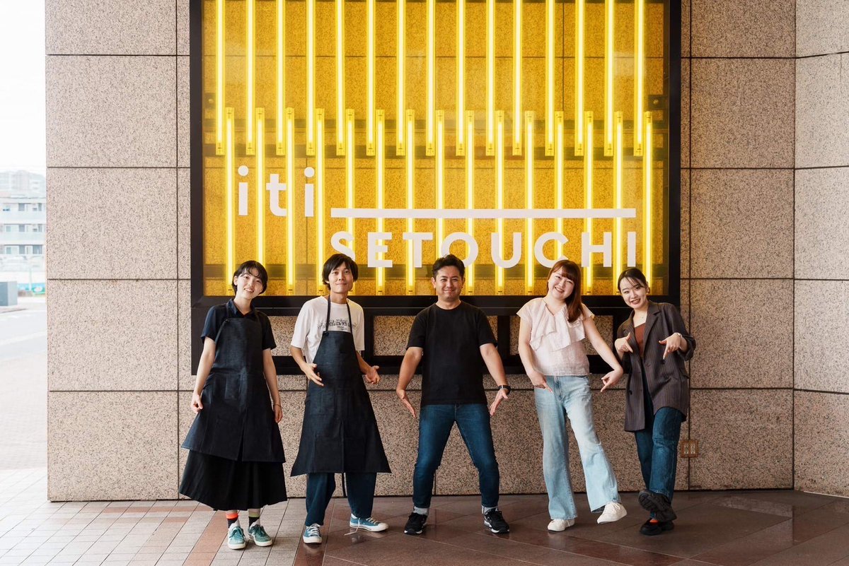 BichuBingoDenim's tweet image. 【11月はデニム着用月間】
11月1日のいい藍（11/i）の日からデニム着用月間として福山市職員がデニムを着用して業務を行います！企業・団体の皆さんの参加も募集します。

詳細は下記のURLから！
onl.la/qpNr9vg

（写真はiti SETOUCHIの皆さま）

#福山はデニムの産地
#11月1日はいい藍の日