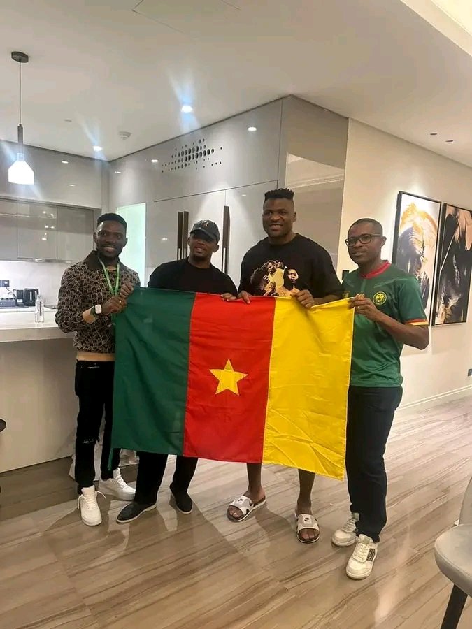 SamuelEtoo68469's tweet photo. Légendes write history, you did it brother be proud 🇨🇲🇨🇲🇨🇲 https://t.co/GWfO3xF0lk