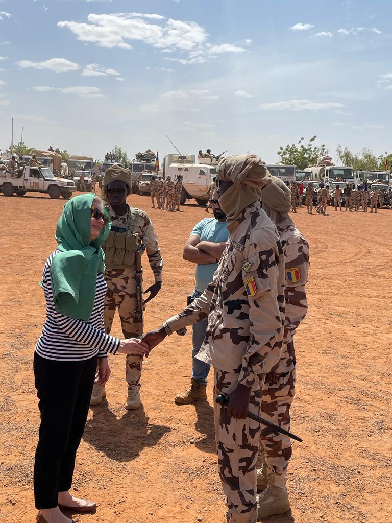 Mohbams9's tweet photo. #Tchad🇹🇩
#Mali🇲🇱
Merci au contingent tchadien qui, comme les autres, a perdu des hommes pour protéger le #Mali.
L'Afrique leur sera éternellement redevable 🙏🏾 https://t.co/alW4gLLgiS