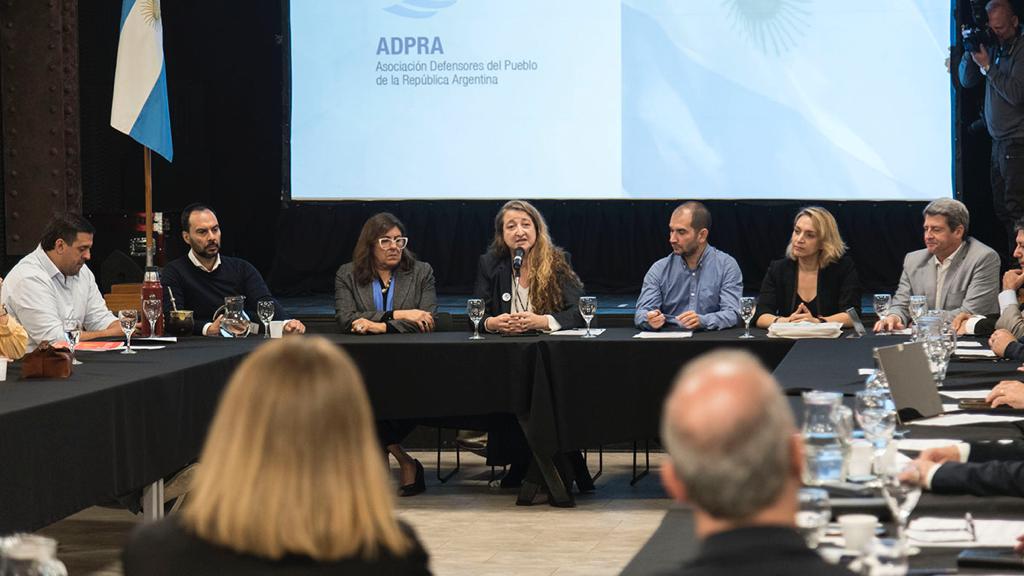 La defensora del pueblo del Chubut, <a href="/ClauSBard/">Claudia Bard</a> es Vicepresidenta de la Asociación de Defensorías del Pueblo de la República Argentina (ADPRA). Estará acompañando a María Rosa Muiños,  actual presidenta del nvo consejo de administración. <a href="/ContactoAdpra/">ADPRA</a>