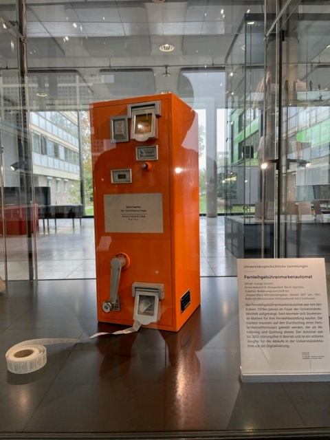 Letzte Woche wurde der Sammlungsschaukasten der <a href="/uni_mainz/">Universität Mainz</a> eröffnet. Auch Objekte aus den universitätsgeschichtlichen Sammlungen sind dabei. Schaut doch mal vorbei!