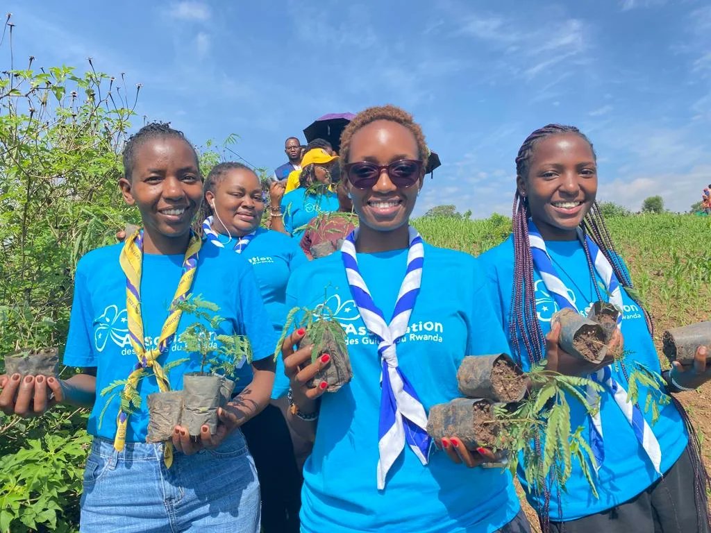 BlessmoreChikw2's tweet photo. Attended the launch of the 2023/24 tree planting season during Umuganda in Gashora, Bugesera. 14,000 native trees were planted!
#treeplanting #naturelover 
#takingcareoftheenvironment https://t.co/WwPmB63GxQ