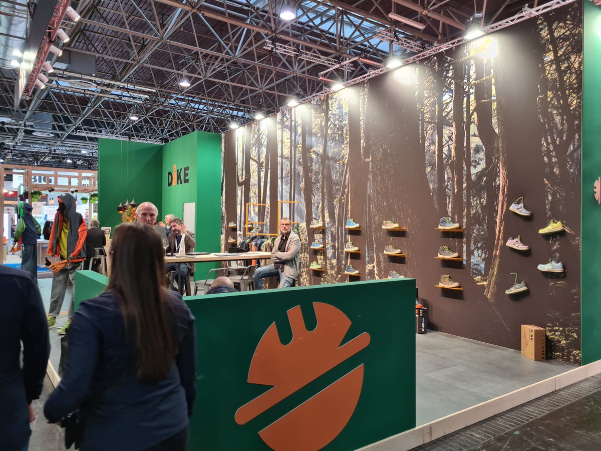 WorkWear4All's tweet image. Wat een geweldige tijd hebben we gehad op de A+A beurs waar we de kans kregen om onze vertrouwde merken  Bierbaum-Proenen Med &amp;amp; Care, DASSY workwear en Dike Works te ontmoeten.

#AplusA2023 #workwear #werkkleding #workwear4all