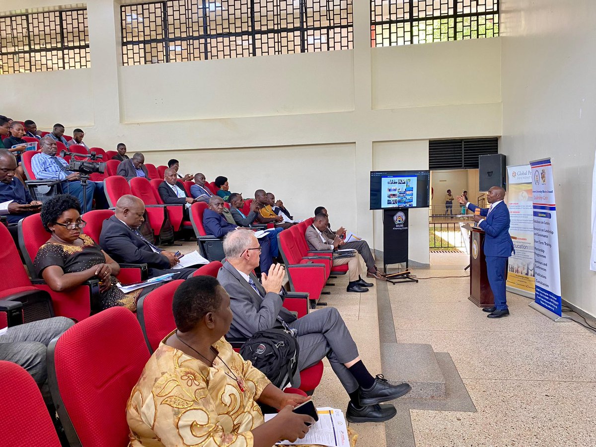 rahmk12's tweet photo. ‘School Drop Outs are more creative that educated ones. Therefore, we need to revise our education system.’~ Dr Tony Devine, Vice President @GlobalPeace 

‘Let’s change ourselves before we change our system, we need to show up better each day.’ ~He adds.

#TransformativeEducation https://t.co/GYpLNNvh7A