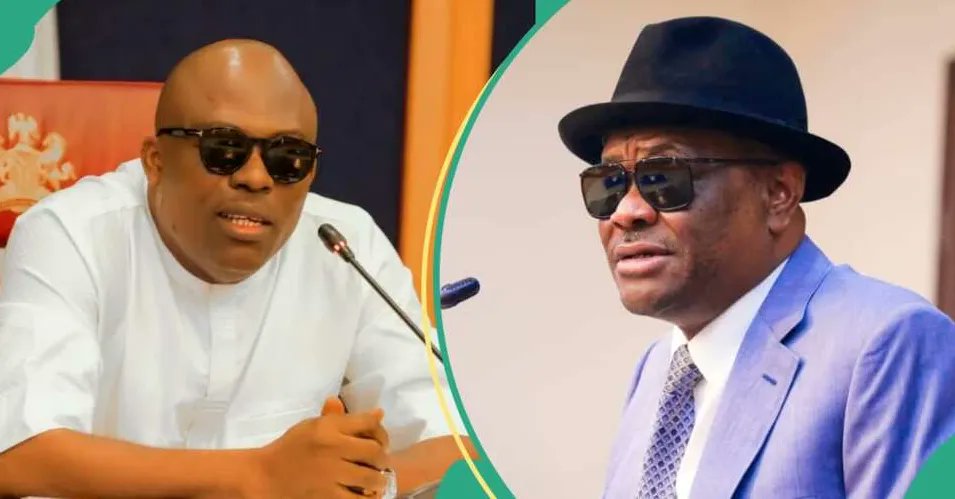 thebbbuzz's tweet image. Rivers State House of Assembly, gutted by fire, as lawmakers move to impeach Governor Sim Fubara. Sim Fubara responses by removing Wike loyalist including the Chief of Staff. #wike #simfubara #rivers