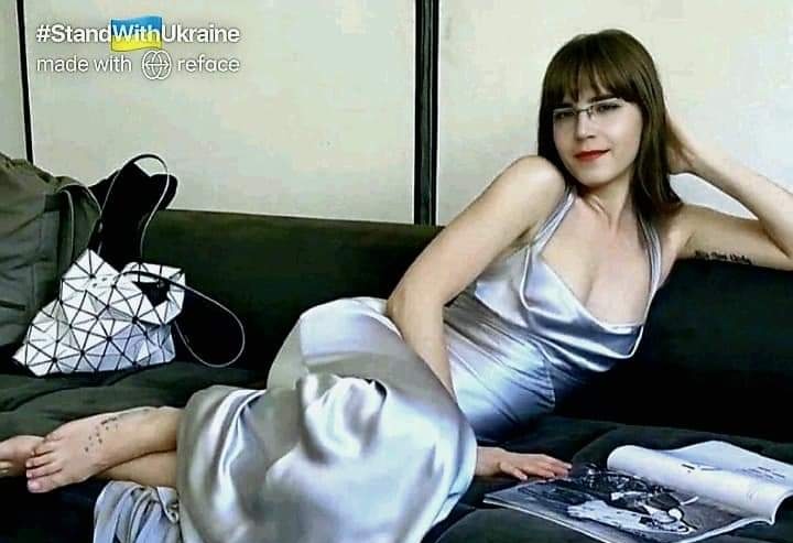 heleriPaltre's tweet image. That&apos;s not me!

Another #refaceapp edit about me 🥰♥️💋