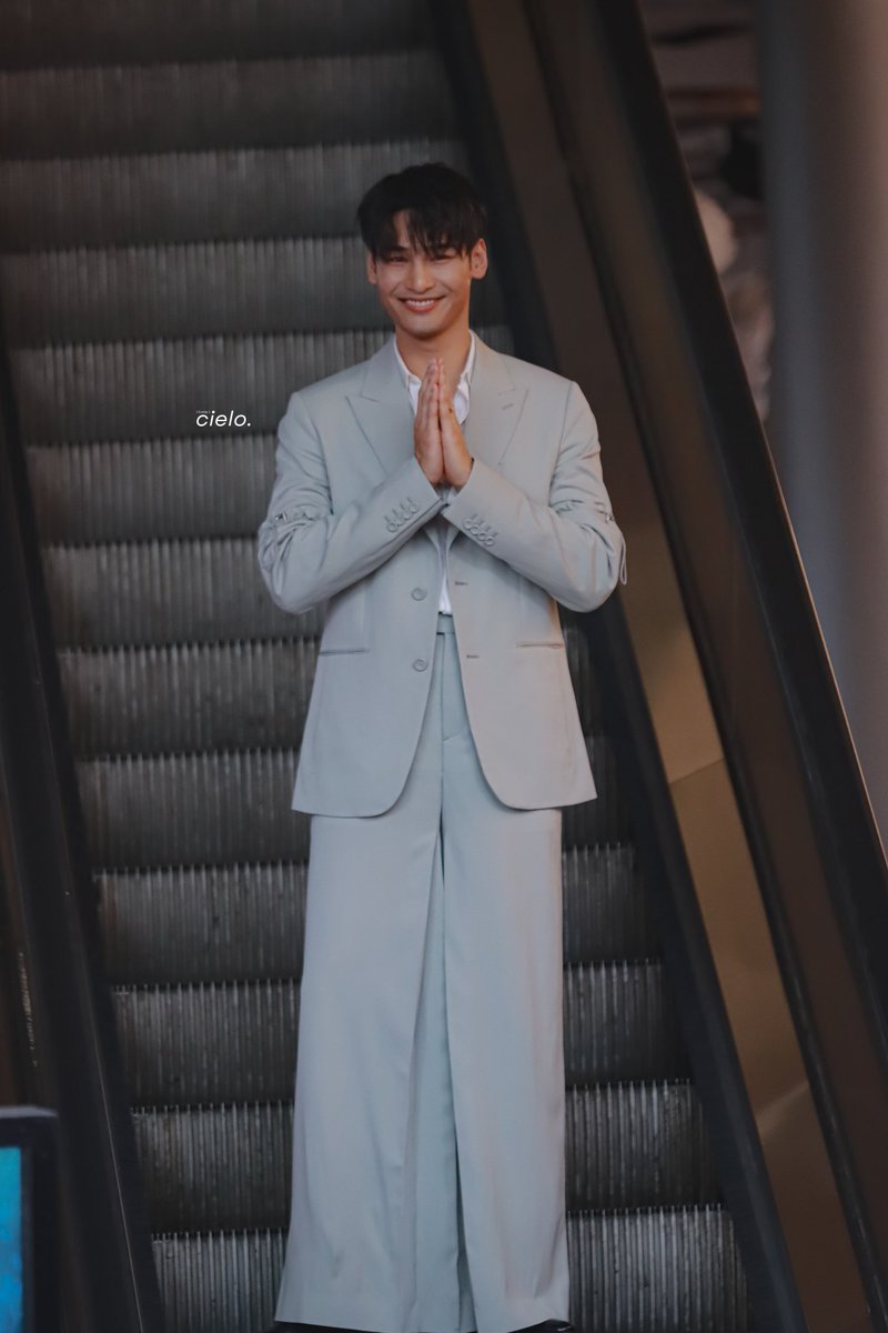 ApoMermaid's tweet image. I WANT TO SEE THIS APO TOO. WITH MY TWO OWN EYES! 
ccto, i envy u btw 

APO AT THE 11TH HOWE AWARDS
#HOWEAWARDS2023XAPO
#HOWEAWARDS2023
@Nnattawin1