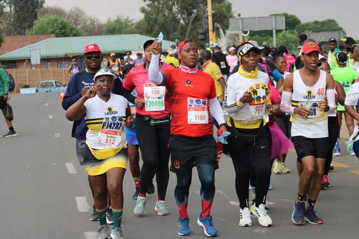 LesediClub's tweet photo. Tembisa Mile race it was a running party💃💃 #TembisaRace #TembisaMile #fetchyourbody2023 #Running #IPaintedMyRun #Marathons #Ichoose2beActive https://t.co/QCOLk08mU6