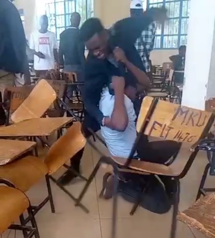 onozack's tweet image. Wama let me tell you how it started, 🤔🤔 kajimu took kasekende's plate  at lunch time,,, and when Kasekende went to get food he found when food is done.. aaawoo neeyekalakasa 😥😥