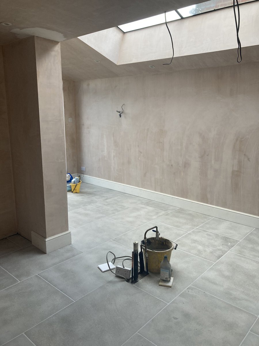 AlpinePainter's tweet photo. Morning…..
#painter #decorator #monday #mistcoat
@JTHomeImp https://t.co/76b4UTGHjY