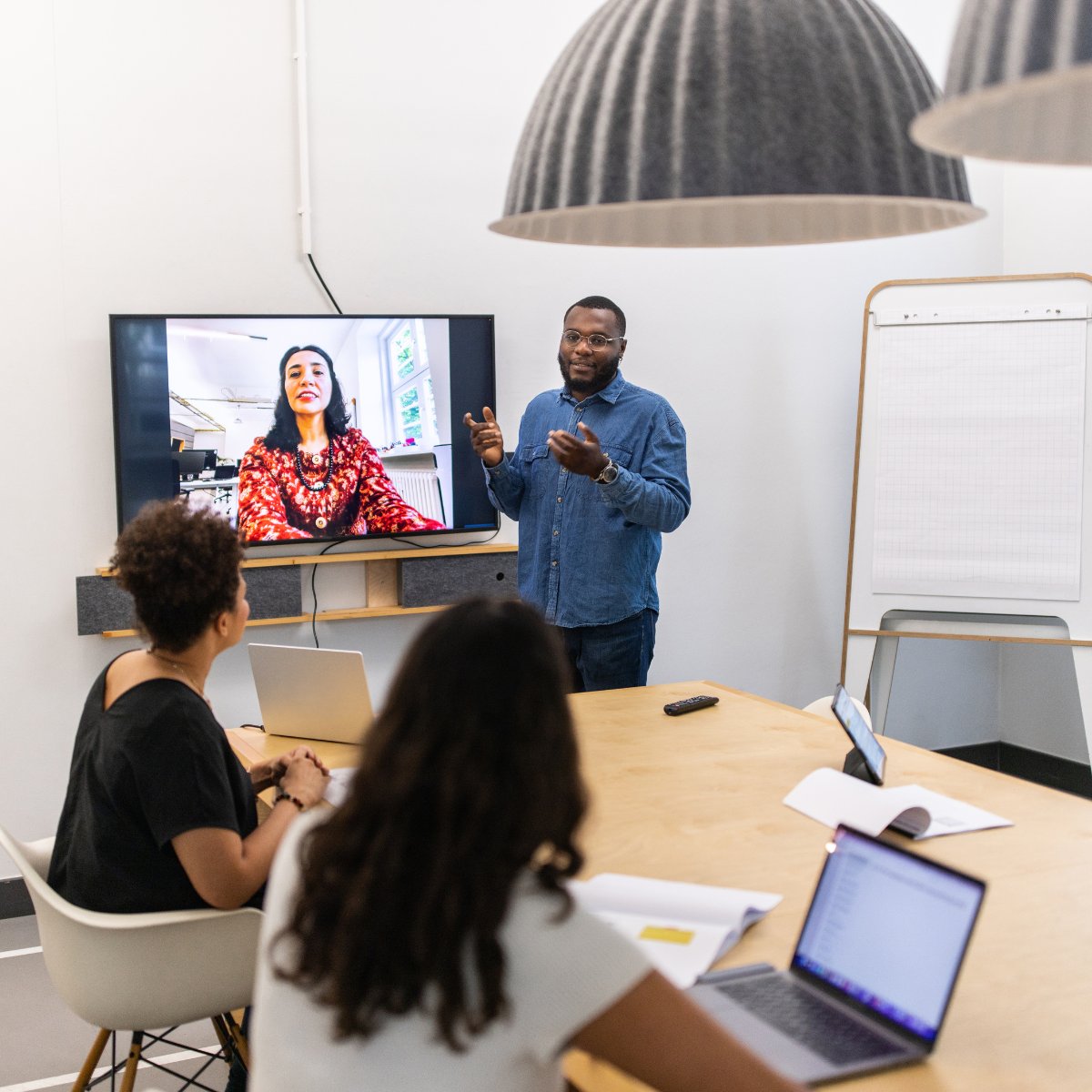 giant screening tweet media