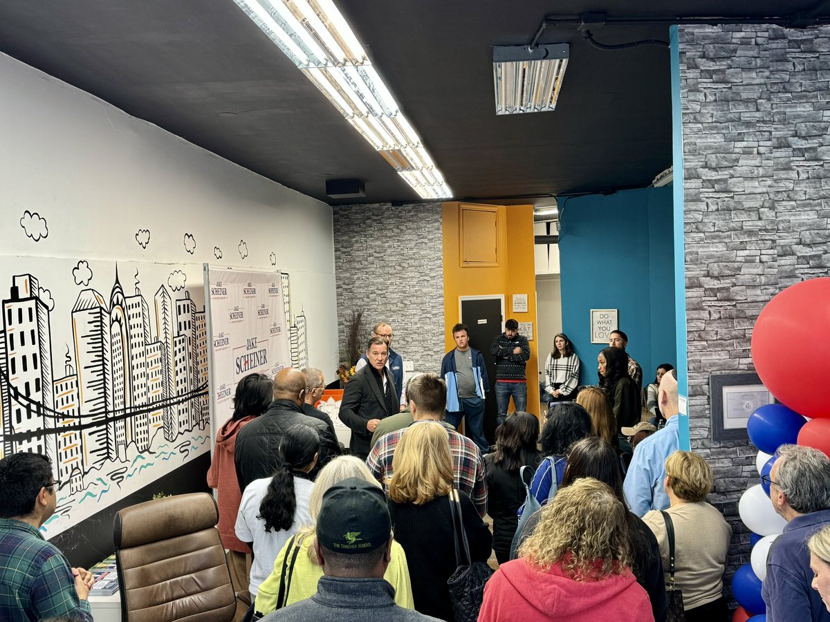jnscheiner's tweet photo. Packed house at the campaign office yesterday! Thank you to @Tom_Suozzi for kicking us off. With just 8 days until Election Day, make sure you have a plan to get out and vote! https://t.co/kLfweijneq