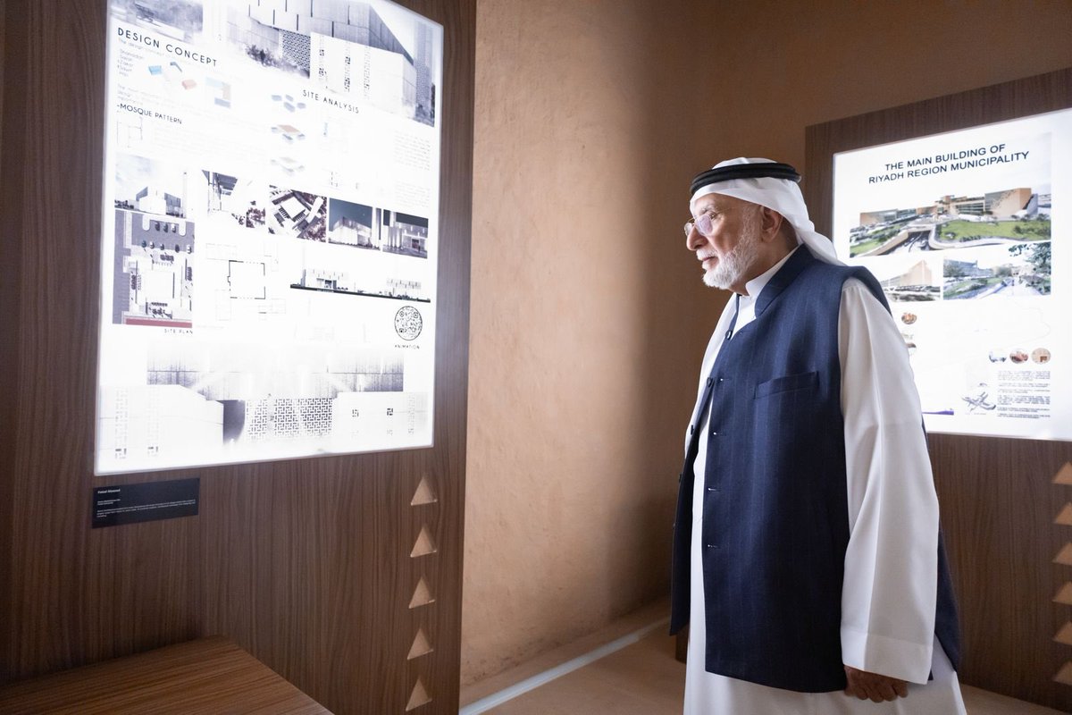 ArchgalleryS's tweet photo. يسعدنا ويشرفنا في آرتش ان نكون جزء من تجربة صاحب السمو الملكي الأمير سلطان بن سلمان بن عبدالعزيز آل سعود خلال رحلته للإطلاع على مشاركة آرتش في  #ملتقى_العمارة_التقليدية في الدرعية، كما ابدى سمو الأمير إعجابه وتقديره بالاعمال الطلابية المشاركة في المعرض✨ https://t.co/1ETbiVjkBj