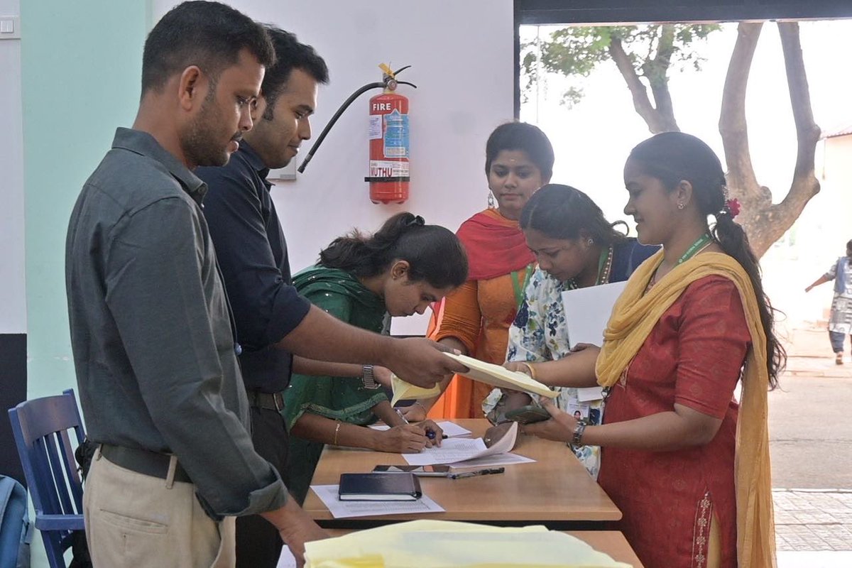 Coimbatore’s classrooms saw a carnival this weekend! 🎡✨

What a spectacular day of #learning through the enriching #storytelling session by Ms Janaki Sabesh and “Vish Uncut” by Mr C P Viswanath. ⭐️

#school #education #karadipath #coimbatore #english