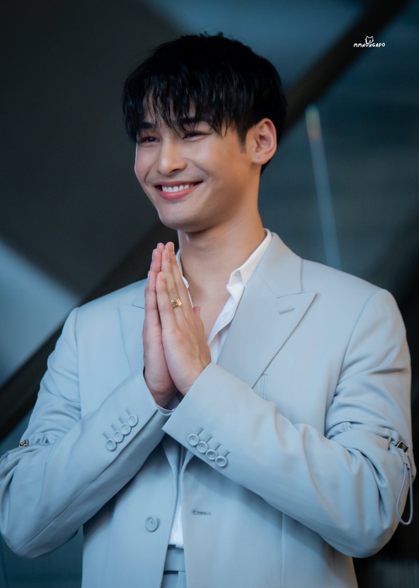 nntwinn_'s tweet image. Why I have to think about other people, when you are the only one in my mind 💛✨

APO AT THE 11th HOWE AWARDS 

#HOWEAWARDS2023XAPO
#Nnattawin 
@Nnattawin1