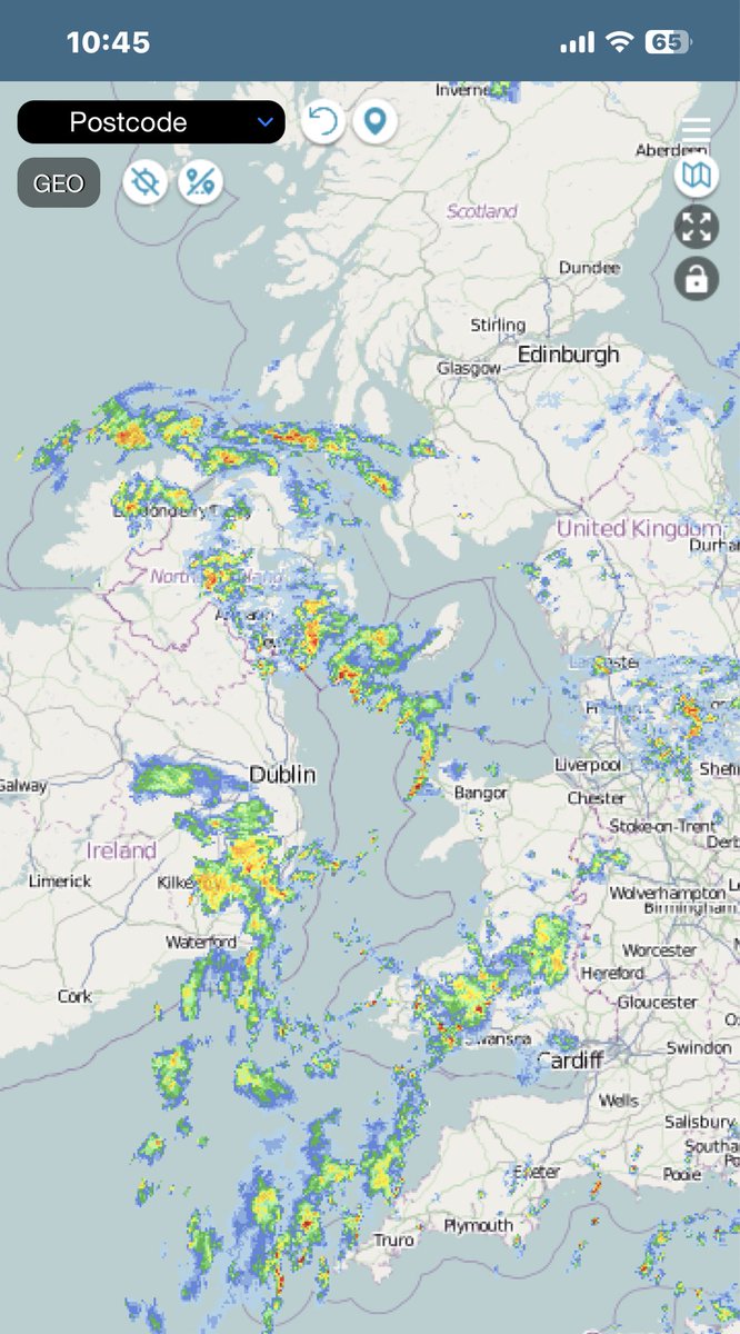 4CastUKI's tweet image. A cloudy start in much if Wales and northern England, a few sunny spells in central Scotland. Looking clear across much of the midlands, SW and east Anglia. A few heavy showers into SE Ireland, Northern Ireland and wales. #ukweather #WeatherUpdate #IrelandWeather
