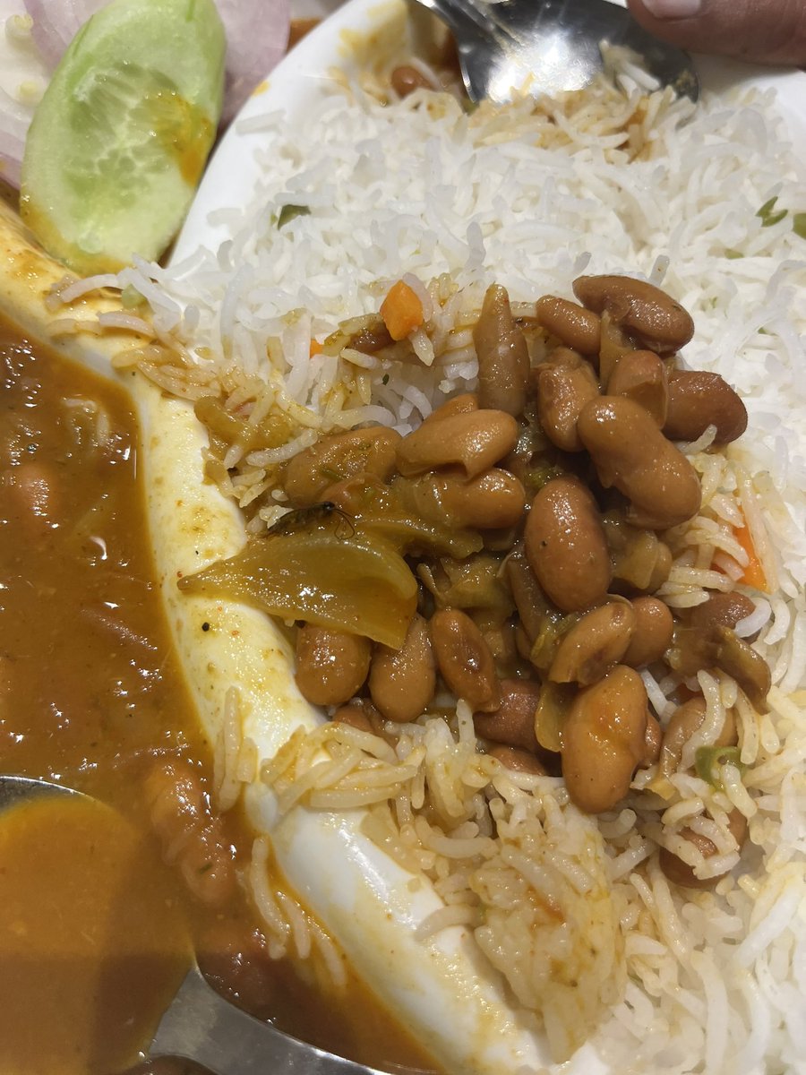 srthk0111's tweet photo. @BikanervalaIN  
So this is the hospitality of your restaurant in khanna branch which is on the highway 
I ordered rajma rice 
Chole bhature 
Vada sambar 
And the first thing they served is rajma rice 
With a complimentary cockroach in it https://t.co/A4HdNK0vTb