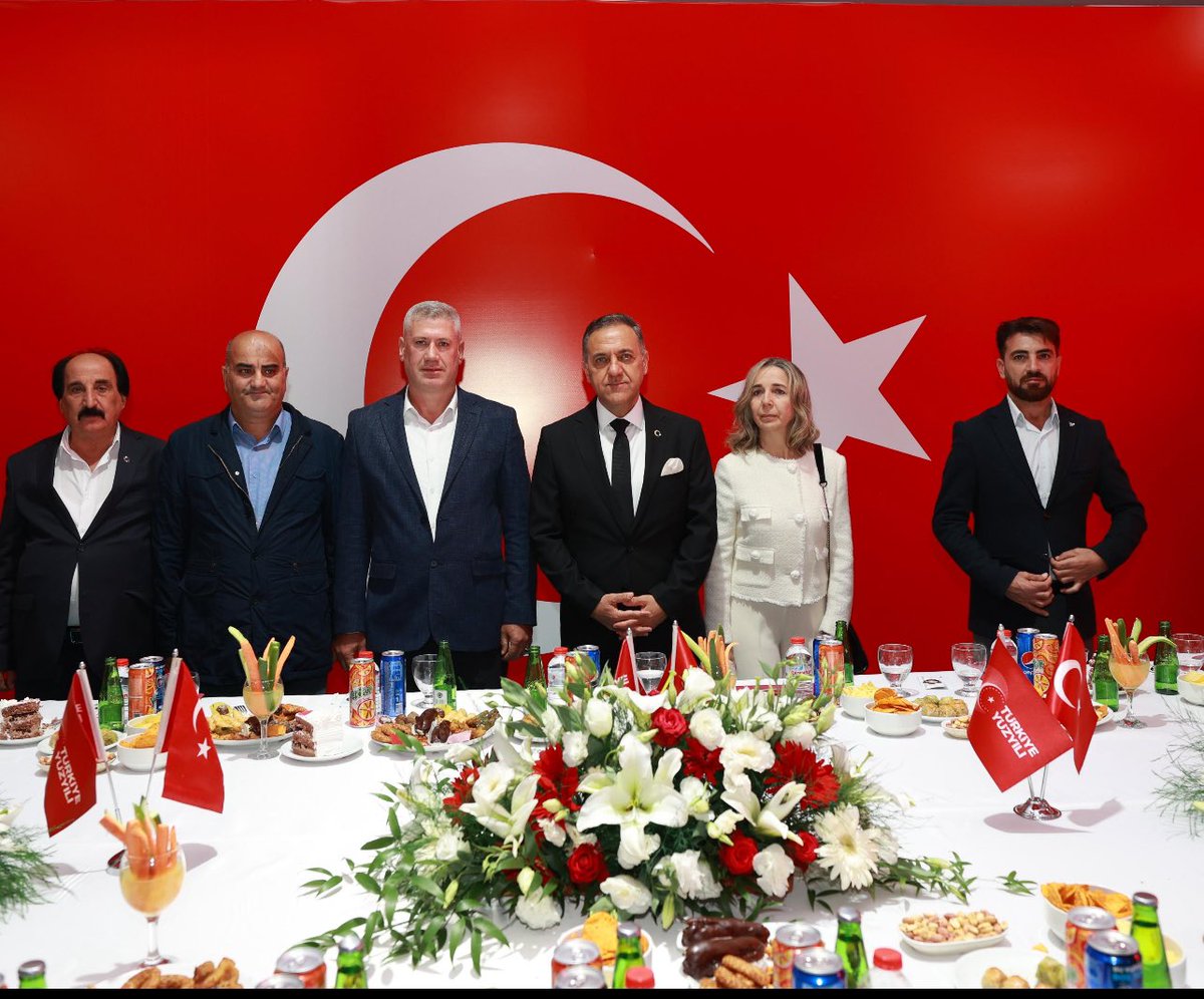 Cumhuriyetimizin 100. Yılında valimiz sayın Ahmet Hamdi USTA tarafından düzenlenen 29 Ekim cumhuriyet bayramı resepsiyonuna davetleri için yürekten teşekkür eder… sayın valimizin bingölümüze yaklaşım ve benimseme duruşuna memleketim adına müteşekkirim… <a href="/bingolvaliligi/">T.C. Bingöl Valiliği</a>