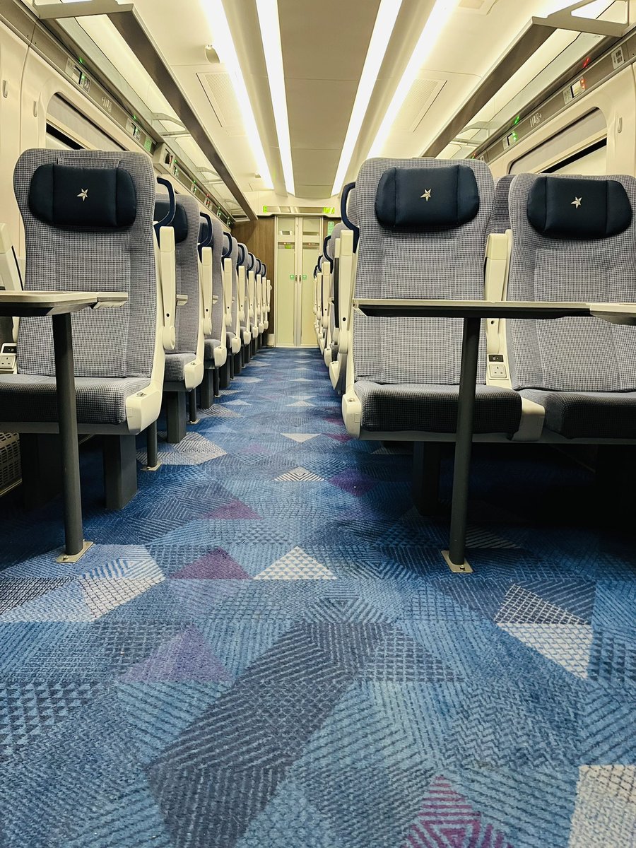 conductorluke's tweet image. Been a bit of a manic Monday but here is Coach E on 802212 after terminating at Stalybridge now forming 1P21 back to Newcastle my chariot as far as Leeds. #class802 #hitachi #tpe #railway #conductor