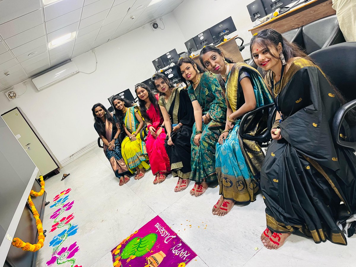AlliedDigital's tweet photo. The Allied Digital team stationed at the Command and Control Center of our prestigious Smart/ Safe City Client in Maharashtra fully embraced the true spirit of Navratri in office during the Dussehra celebrations
#NavratriCelebration #WorkplaceJoy #GlobalAndLocal #AlliedDigital https://t.co/0W6kfLWPup