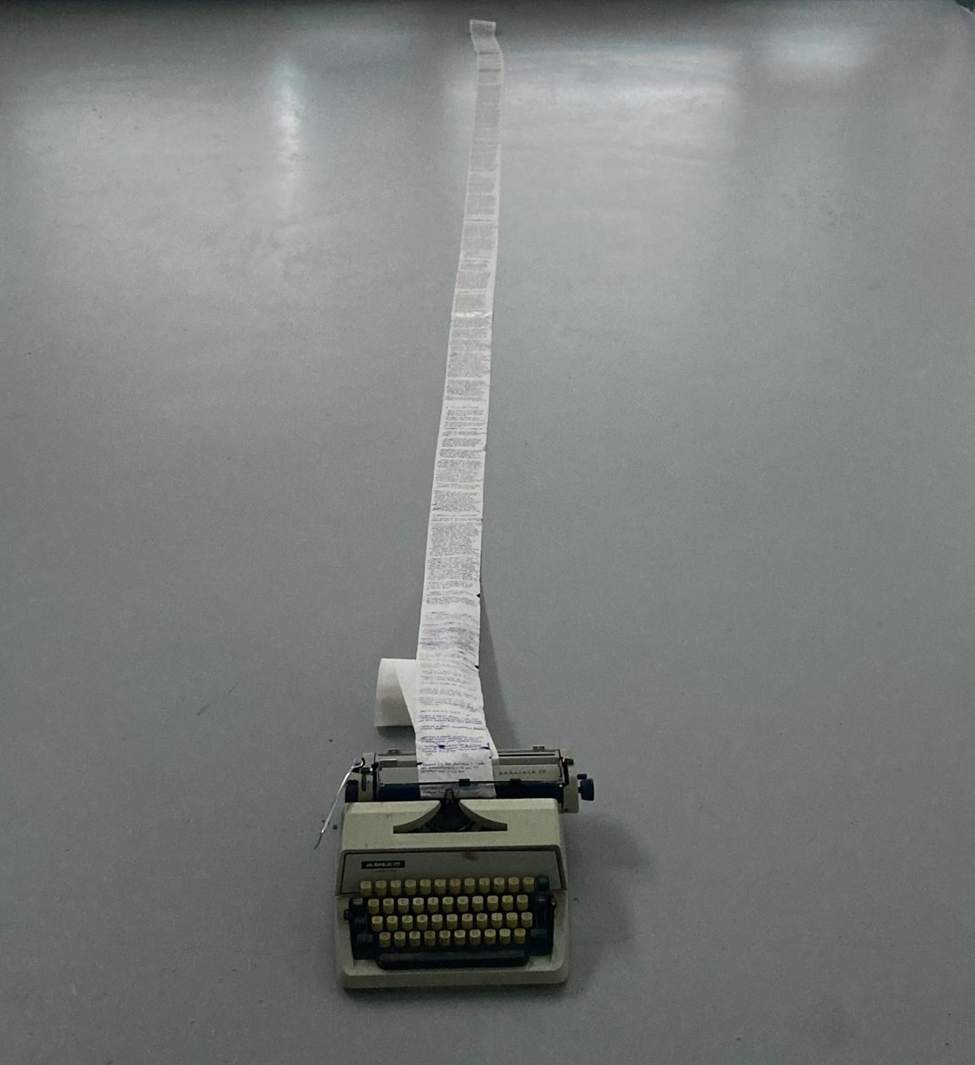 raisawatkiss's tweet image. Poking fun at art theory earns DMU student national recognition and a £1,000 prize dmu.ac.uk/about-dmu/news… #london #typewritter #contemporaryart