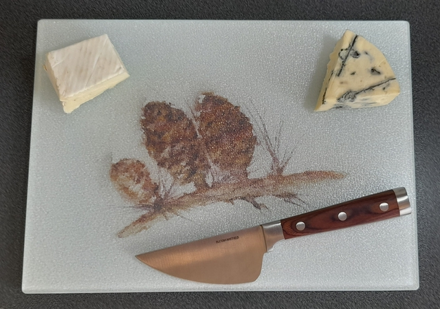 kblacey's tweet photo. I have two styles of serving or cutting boards that will also make arty surface protectors for the coming season Check out more here: https://t.co/AiBOLwtzuA
#elevenseshour #glass #kitcheware #art #MHHSBD https://t.co/Yizp05v0Gb