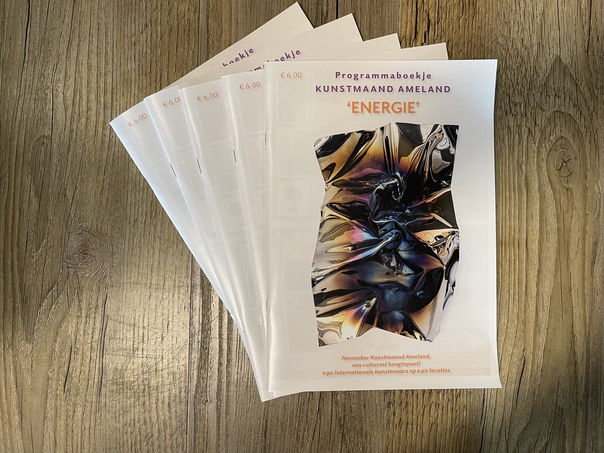 Het is bijna zover! A.s. woensdag start de 𝗞𝘂𝗻𝘀𝘁𝗺𝗮𝗮𝗻𝗱!
Wil jij goed voorbereid van de Kunstmaand op Ameland genieten? Haal dan vandaag nog het Kunstmaand Programmaboekje in onze winkel of bestel hem eenvoudig via onze webshop: vvvameland.nl/shop-ameland/k…