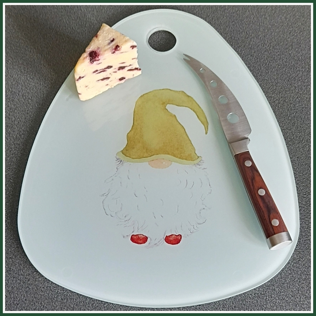 kblacey's tweet photo. I have two styles of serving or cutting boards that will also make arty surface protectors for the coming season Check out more here: https://t.co/AiBOLwtzuA
#elevenseshour #glass #kitcheware #art #MHHSBD https://t.co/Yizp05v0Gb