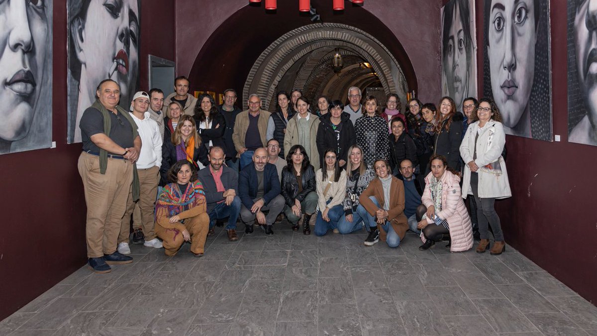 LEADERdelCamp's tweet photo. La setmana passada el #GAL @ceiplarioja  va acollir el tancament del projecte #Terralimenta. 

El nostre grup hi ha participat des del 2⃣0⃣2⃣1⃣.

Gràcies a @fdnc_es per aquesta oportunitat i amb ganes de continuar cooperant 🤝. 

La nostra 📰 notícia a: https://t.co/0LOxsJgGdi https://t.co/5cc5Vic10D