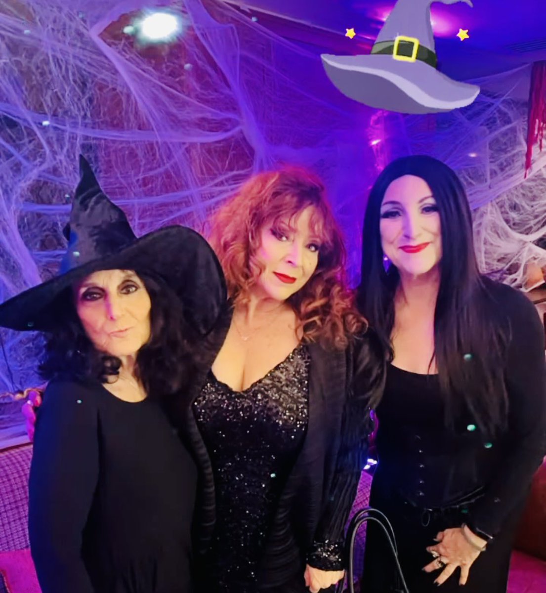 harriet_thorpe's tweet photo. #Ambassadors for @ActingforOthers #Halloween #CharityNight @theclubattheivy #ThereForEachOther #YoursTruly #LesleyJoseph @kimismay https://t.co/a1rSMNSfbf
