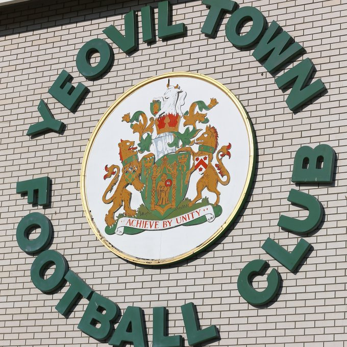 talksportbet's tweet photo. 🟩⬜️ Yeovil Town are this season:

- Unbeaten at home
- Won 10 games in a row
- Top of the National League South
- FA Cup 1st round

These have been their attendances:

3,412
3,515 
2,899
2,896
2,933
2,728
2,021
1,999
2,793
2,697
6,289
3,708

👏

#YTFC https://t.co/JaUpsGttKu